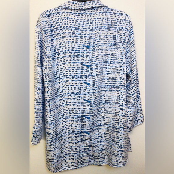 Múltiples blue white button down blouse with back button detail  XL Rayon nylon - Picture 5 of 7